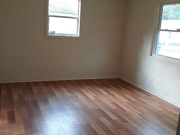 4th image of 1427 Caldwell St