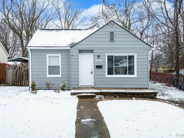 1054 Holbrook Ave, Waterford, MI 48328