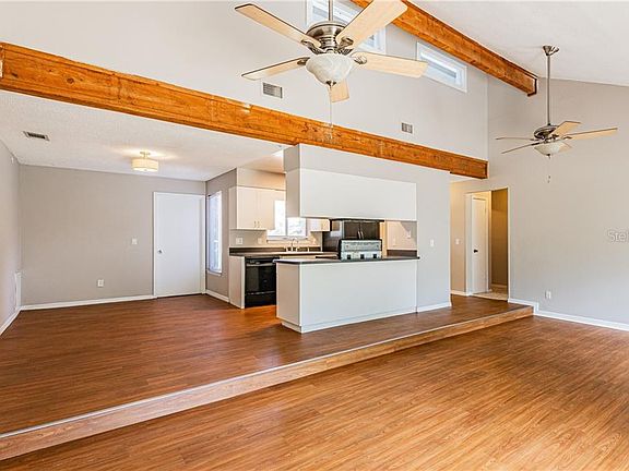 5th image of 162 Wildwood Dr