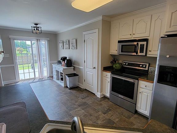 5th image of 502 Heron Dr