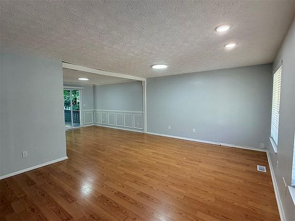5th image of 4421 Hopkins Lake Dr