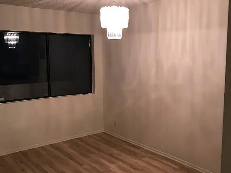 100 N Doheny Dr #102 — Photo 4