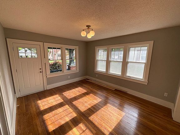 3rd image of 2935 Monterey St