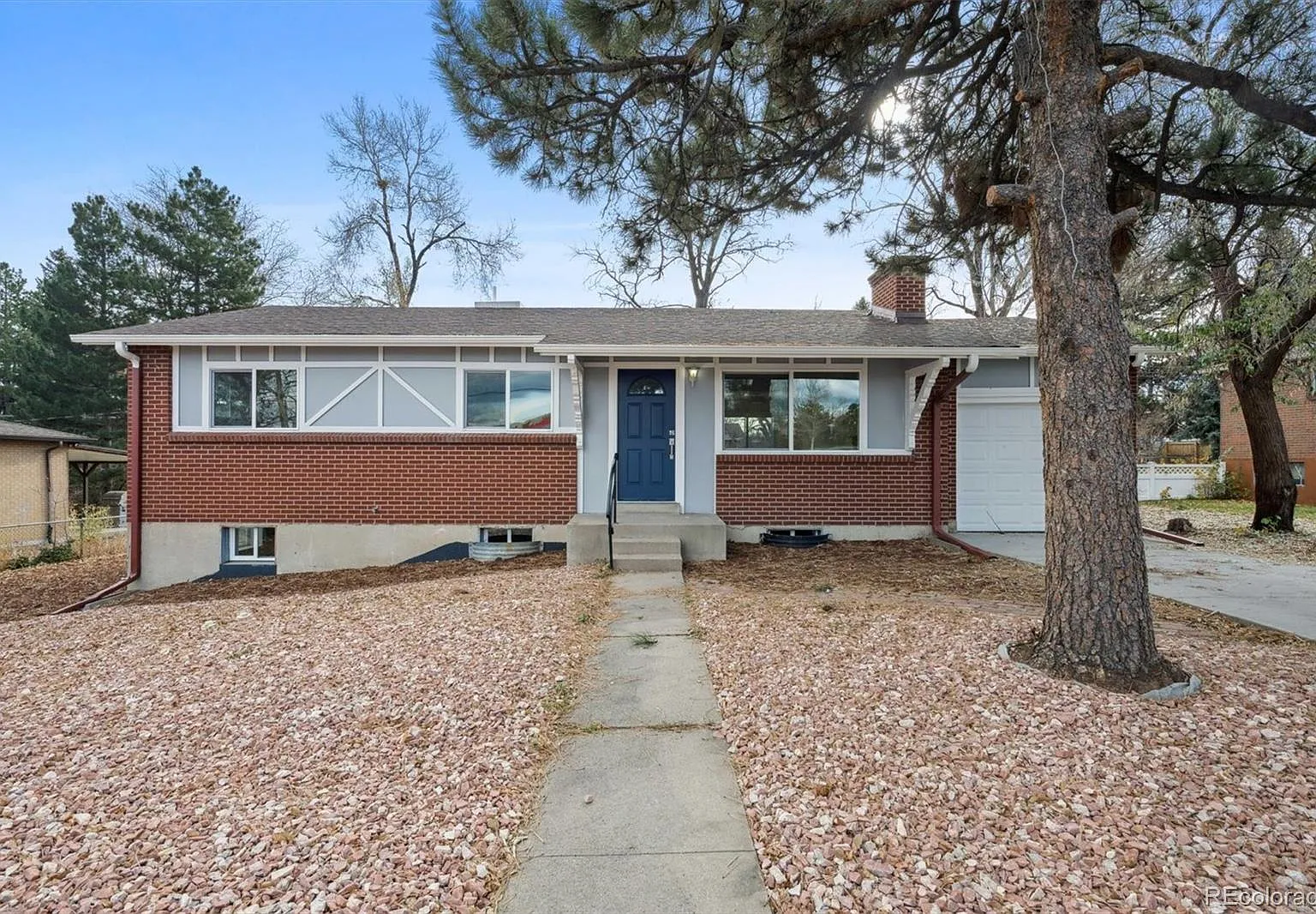 4 bed, 2.0 bath, 2308 sqft, $3,200 — Photo 1