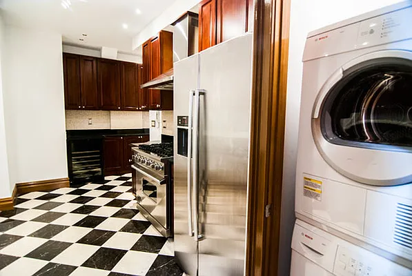 Rented by WAM Partners - William Moses Co. | media 29