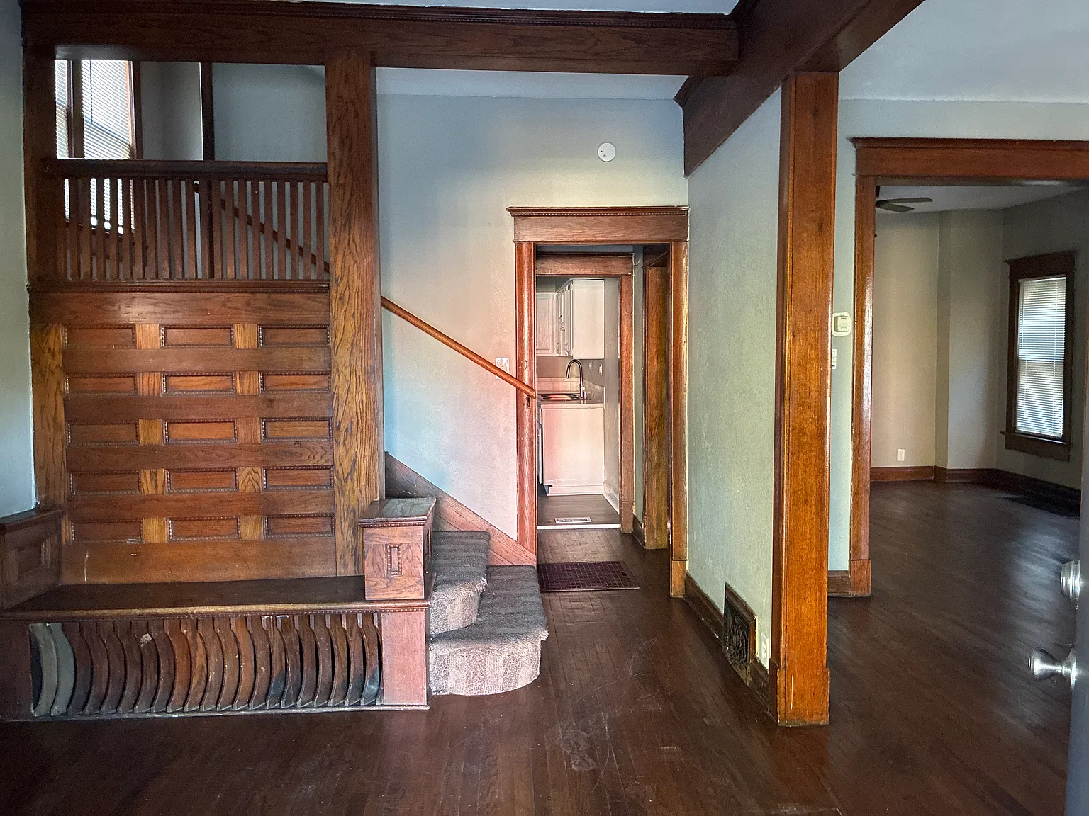 4 bed, 2000 sqft, $1,500 — Photo 2