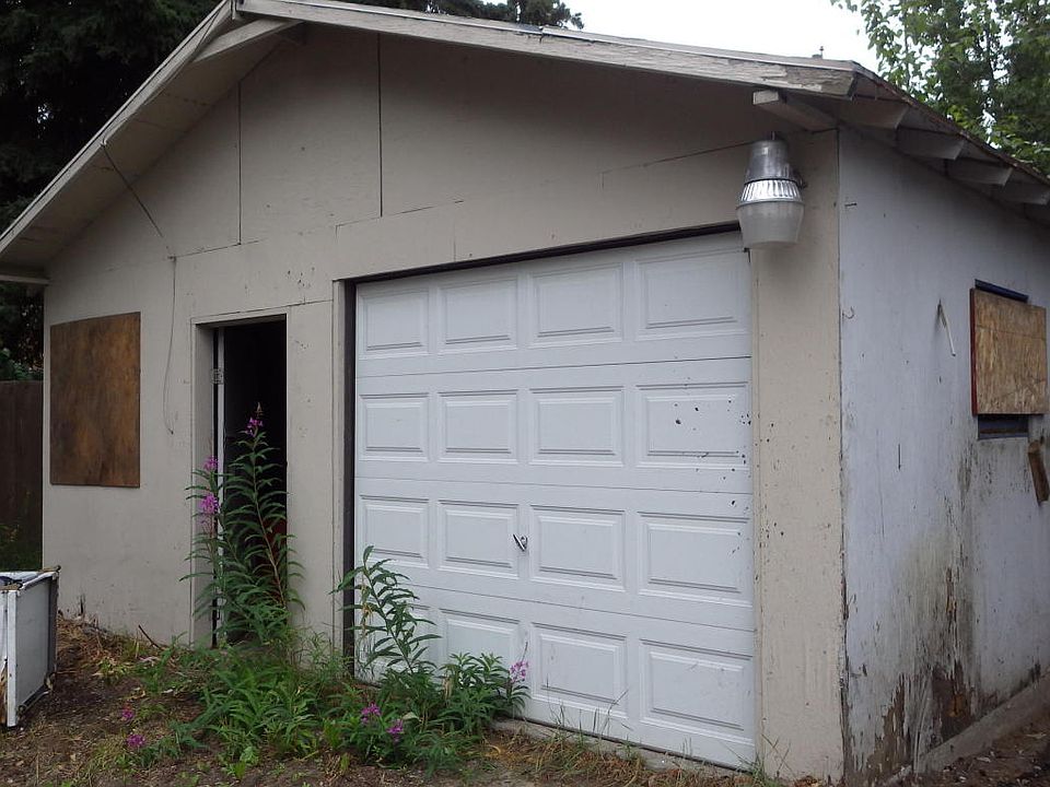 2nd image of 2703 W 30th Ave