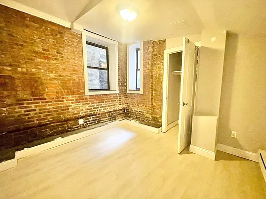 Rented by Century 21 Premier  | media 7