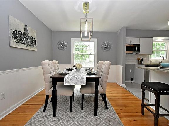 4th image of 85 Old Farm Cir