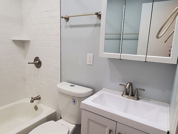 5th image of 101 Laramie Ct #11