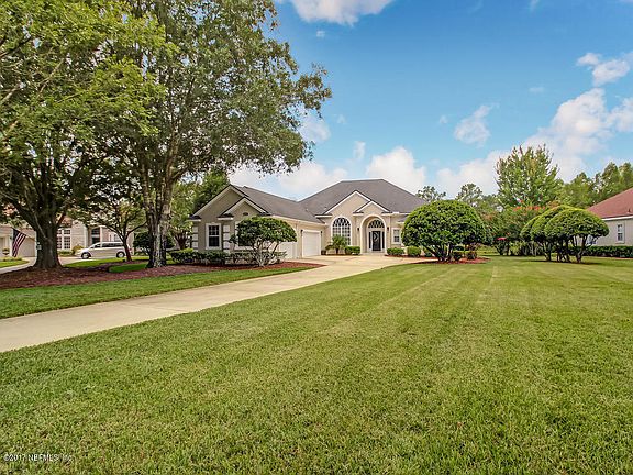 2nd image of 8326 Amherst Hills Ln
