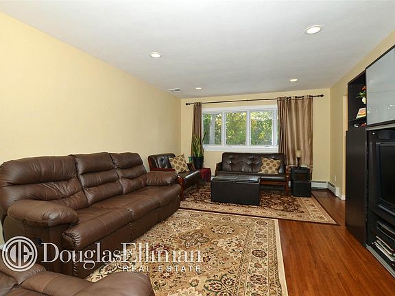 4th image of 50 Park Dr E