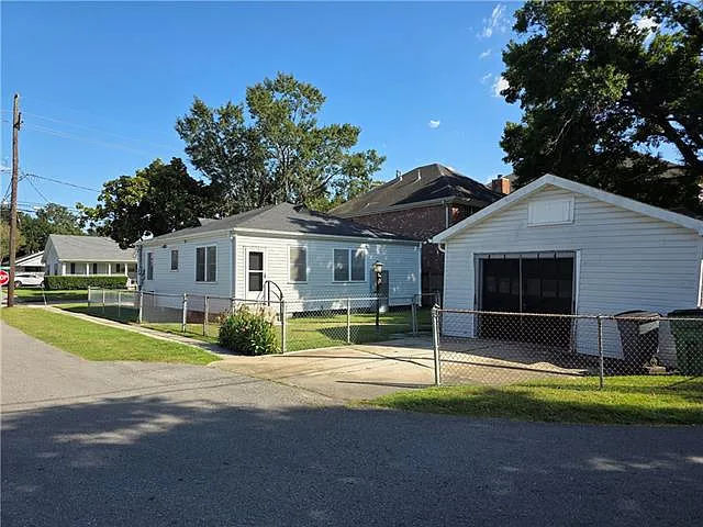 552 Metairie Lawn Dr — Photo 35