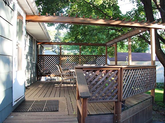 Large deck perfect for outdoor dining