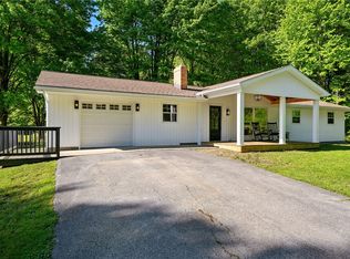 5890 Wise Rd, Hermitage, PA 16148