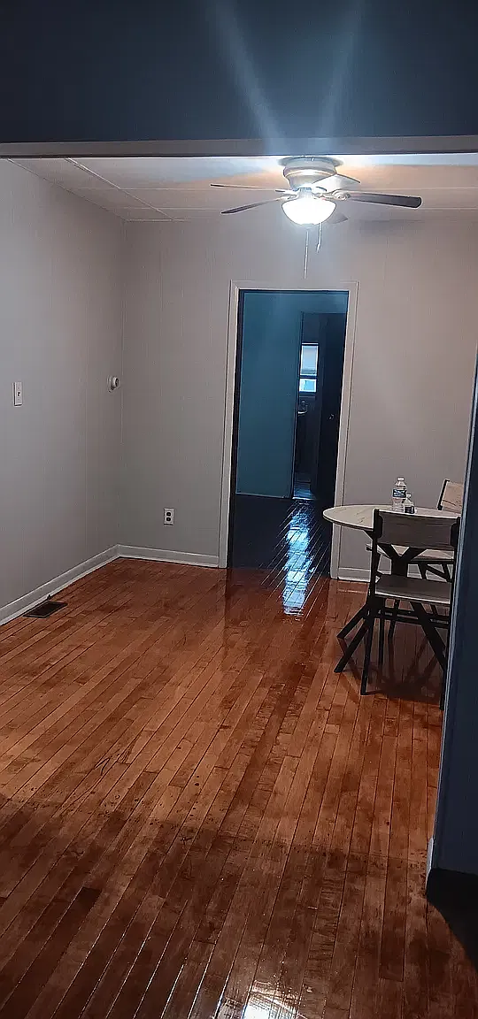 3 bed, 1100 sqft, $1,200 — Photo 1