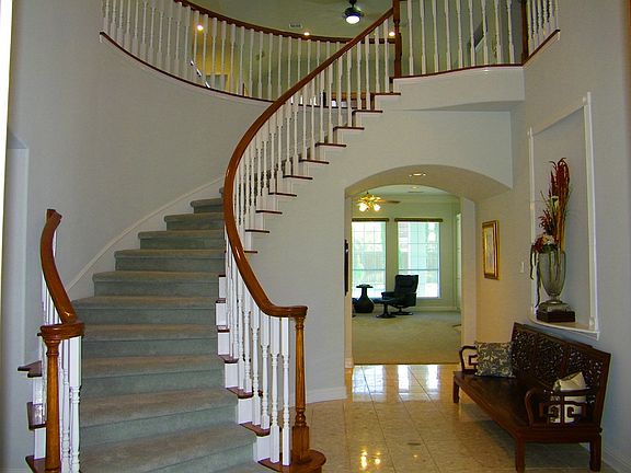 2nd image of 4914 Menlo Park Dr