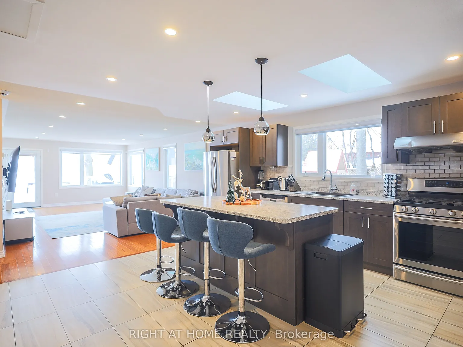 4 bed, $7,500 — Photo 4