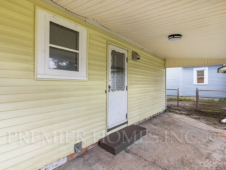 908 7th St NE — Photo 15