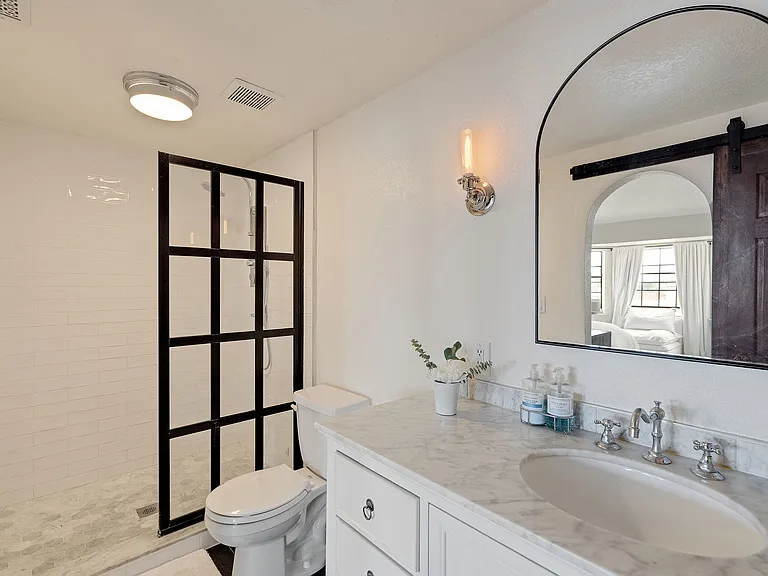 227 S Irena Ave #5 — Photo 36
