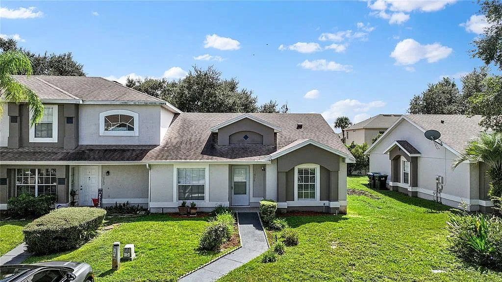 3 bed, 2.0 bath, 1149 sqft, $1,950 — Photo 1