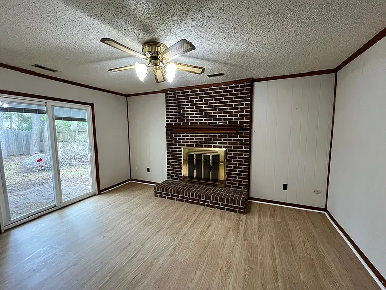 3920 Sherman Oaks Ave — Photo 12