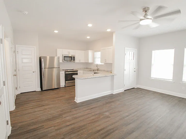130 Briarwood Rd #116 — Photo 6