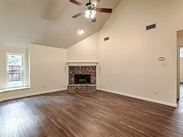 3912 Releigh Ct — Photo 9
