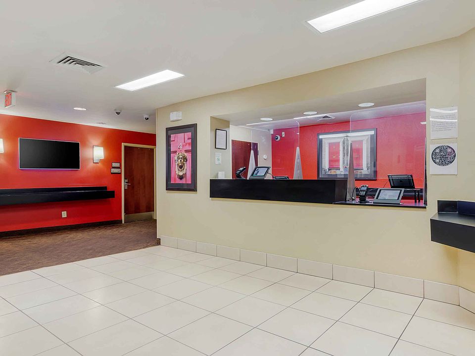 Lobby and Guest Check-in