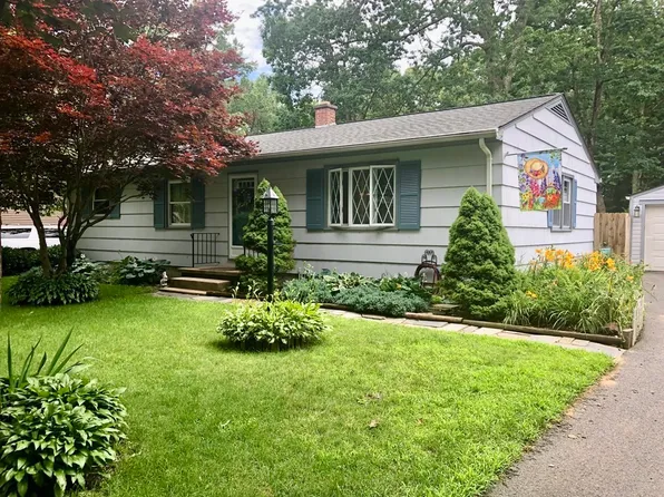 105 Helberg Rd, Springfield, MA 01128