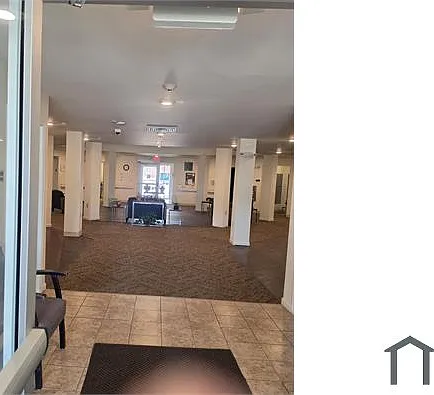 421 N Main St — Photo 1