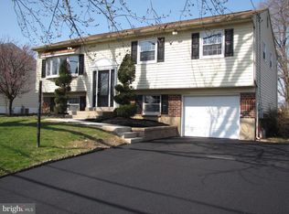 471 Byron Rd, Warminster, PA 18974