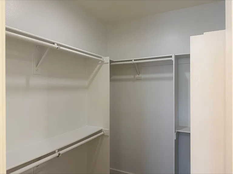 Axis 2300 Apartments — Photo 123