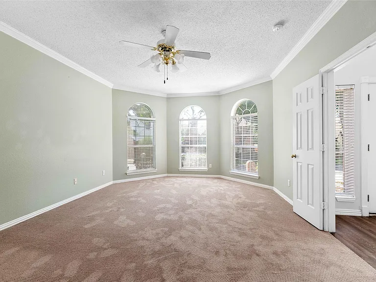 2324 Dyers Oak Dr — Photo 26
