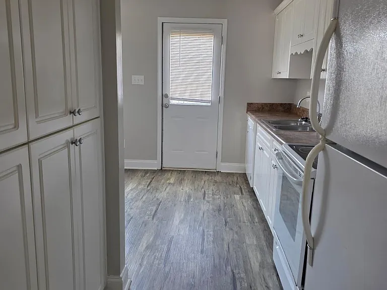 326 Browning Dr — Photo 6