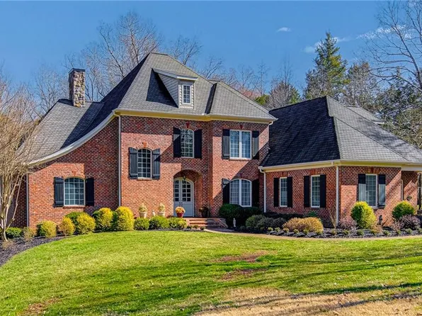 8315 Riverwalk Dr, Clemmons, NC 27012