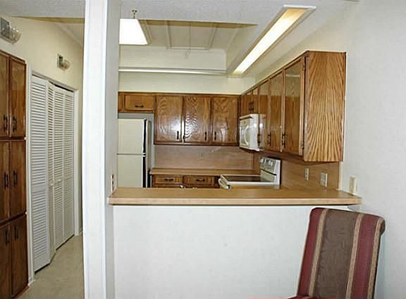5th image of 554 Hunters Glen St