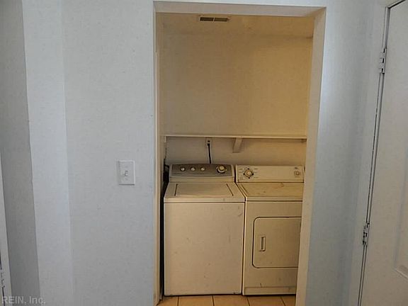 2nd image of 1029 Coastaway Dr