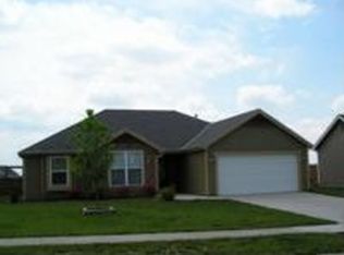 325 Stratton Cir, Eudora, KS 66025