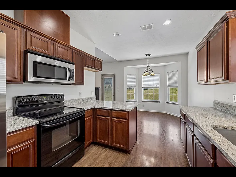 845 Kaylee Cir — Photo 8