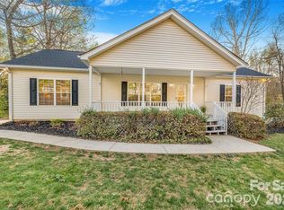 15 Rasada Dr, Weaverville, NC 28787