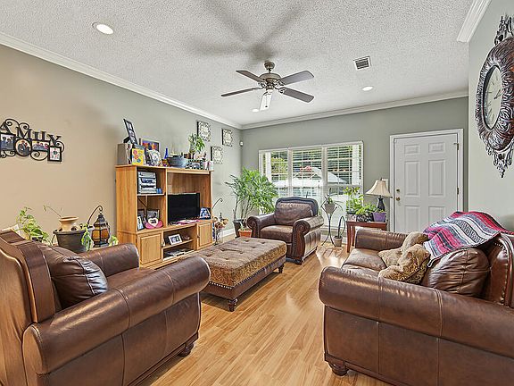 3rd image of 1911 Sussex Ct