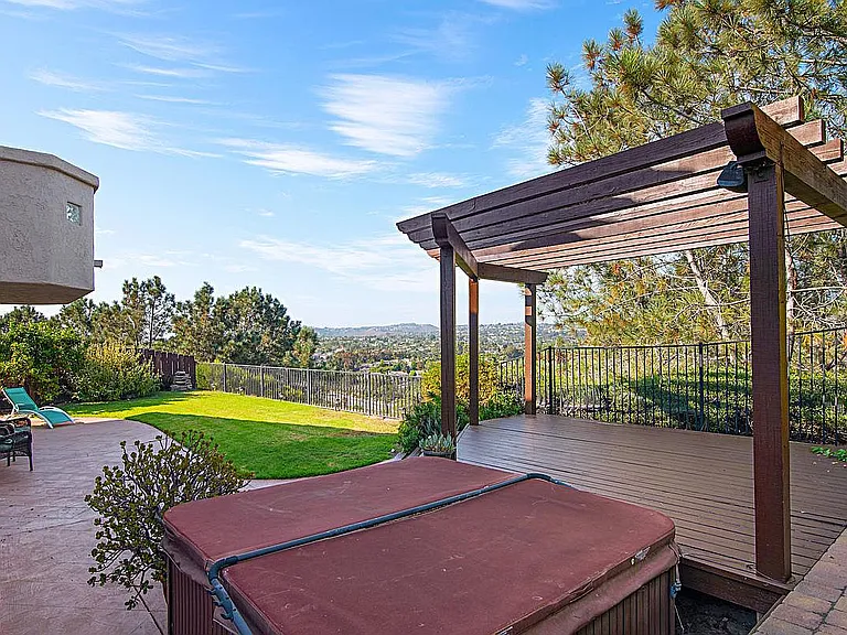 1808 Avenida La Posta — Photo 27