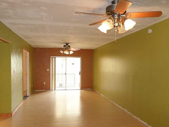 3rd image of 1630 W 46th St APT 304C