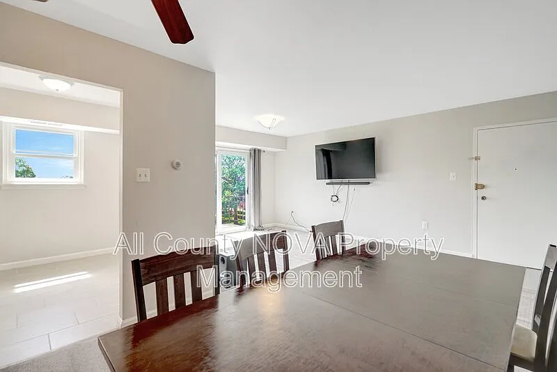 1 bed, 1.0 bath, 726 sqft, $1,795 — Photo 4