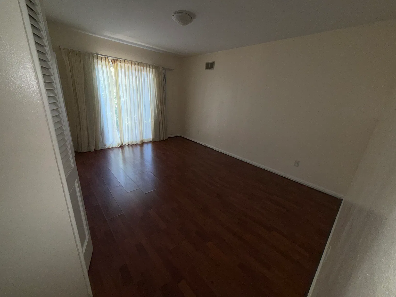 2 bed, 1801 sqft, $1,800 — Photo 4