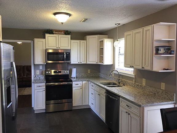 5th image of 307 Blake Dr