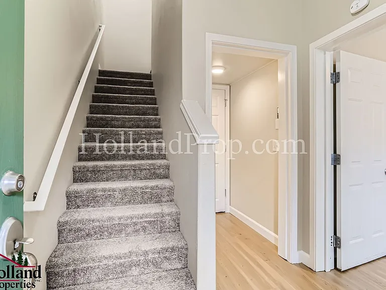 4815 SE Teakwood St — Photo 4