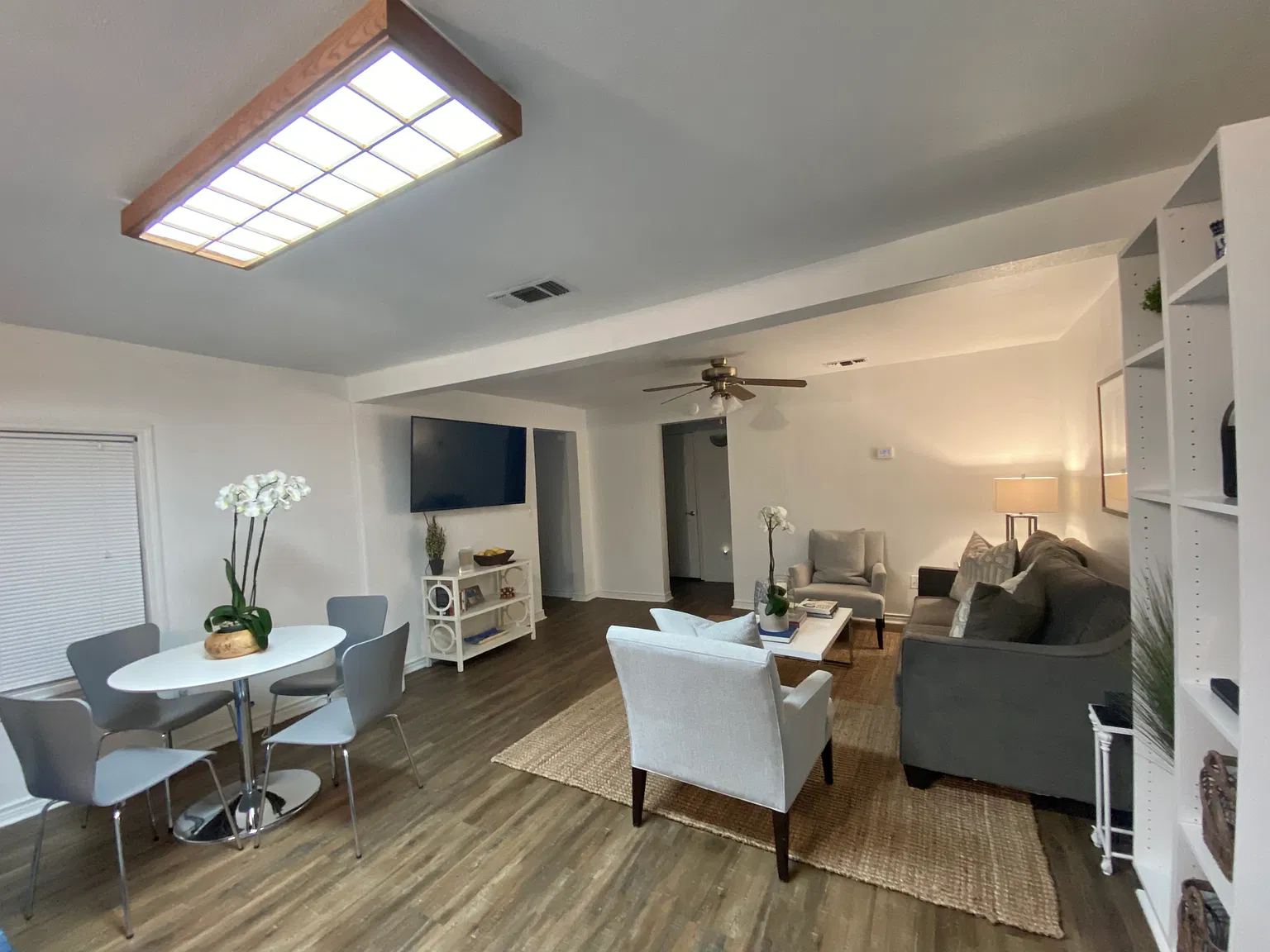 2 bed, 996 sqft, $3,300 — Photo 4