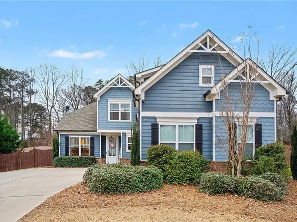 1835 Hidden Creek Dr, Hoschton, GA 30548